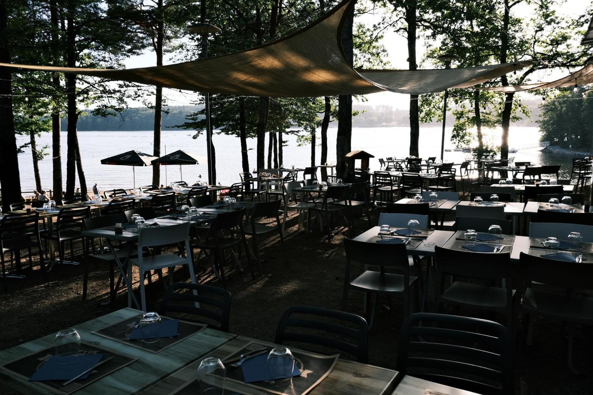 Lodge Avec Spa Privatif - Foret Et Lac Liginiac المظهر الخارجي الصورة